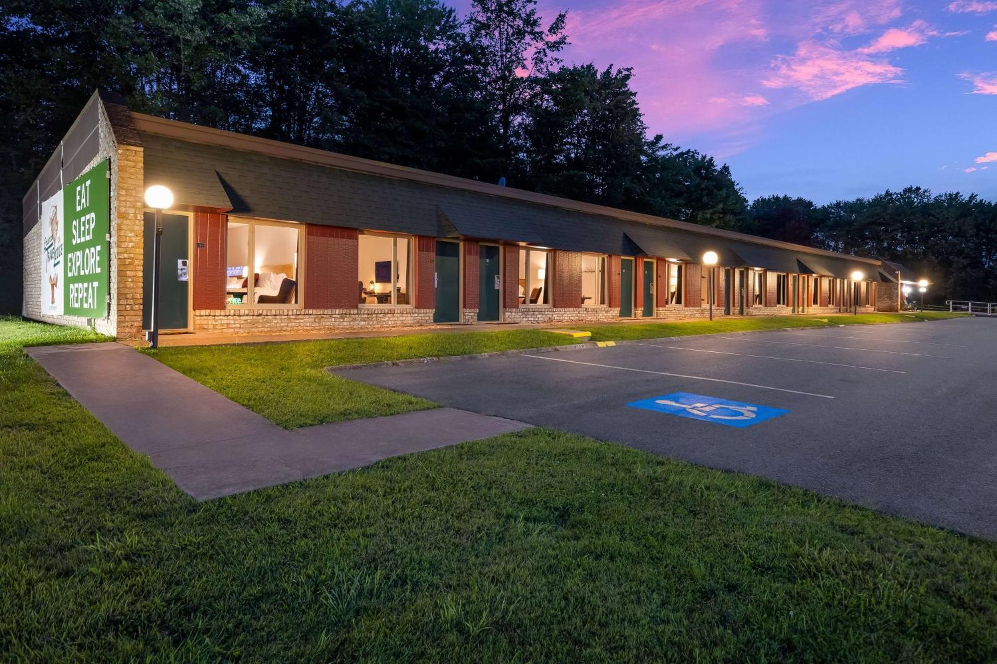 Travelodge By Wyndham Emlenton Εξωτερικό φωτογραφία